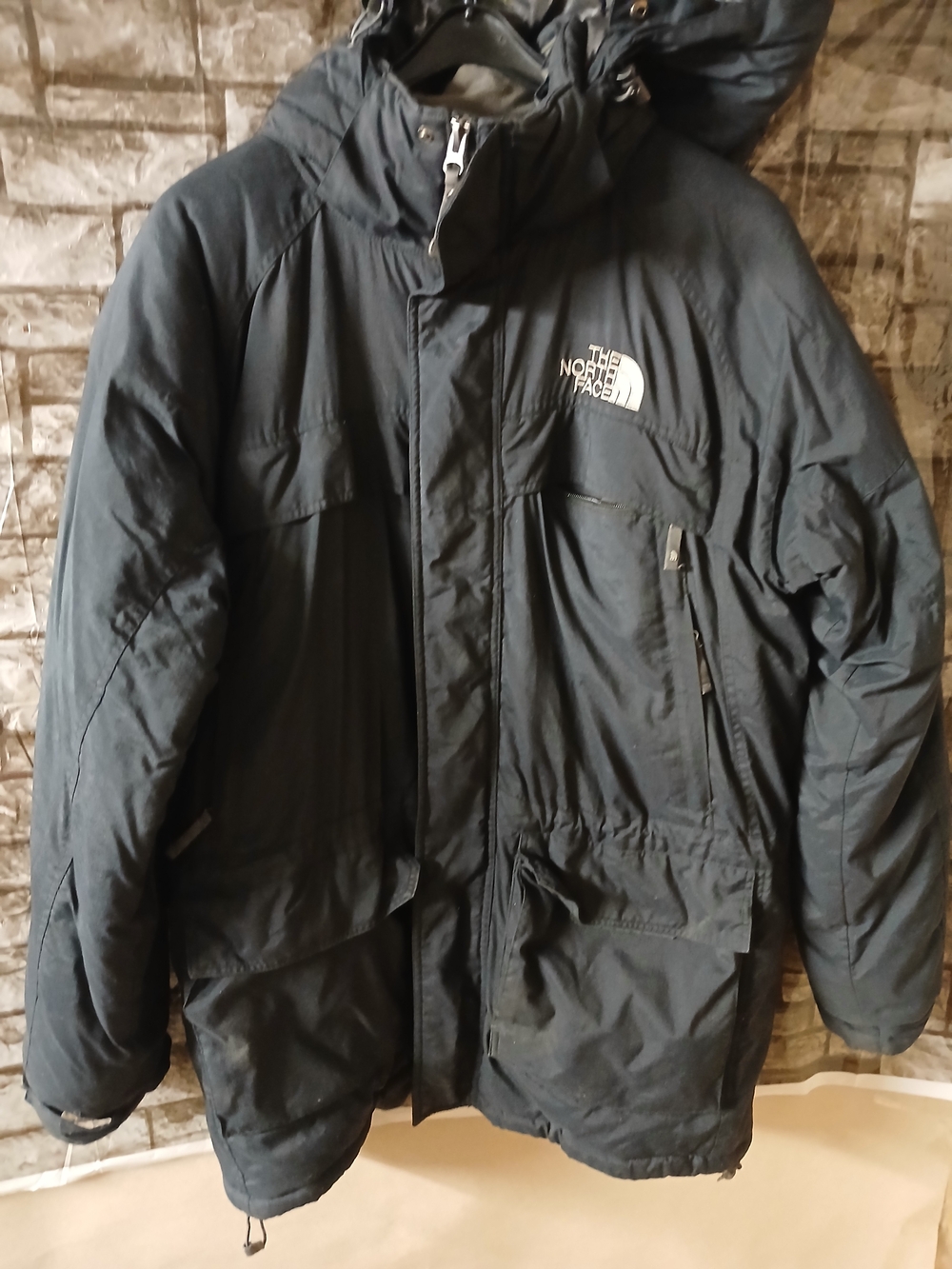 The North Face Men’s Black Insulated Hooded Winter Jacket